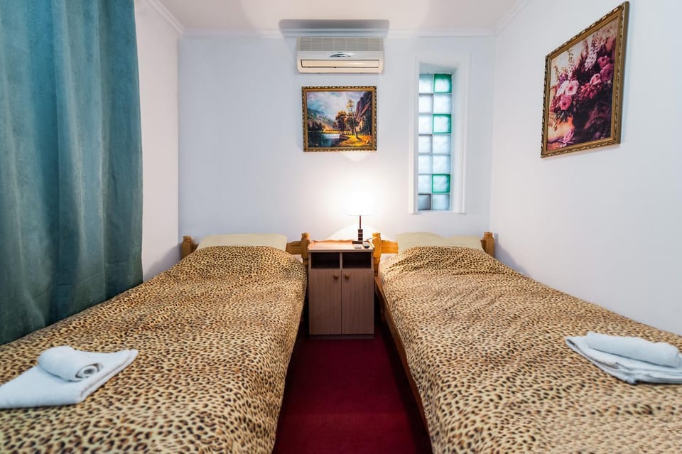 Bed, Photo of the whole room, Bedroom, towels, air conditioner