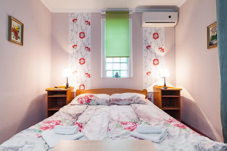 Bed, Photo of the whole room, Bedroom, air conditioner