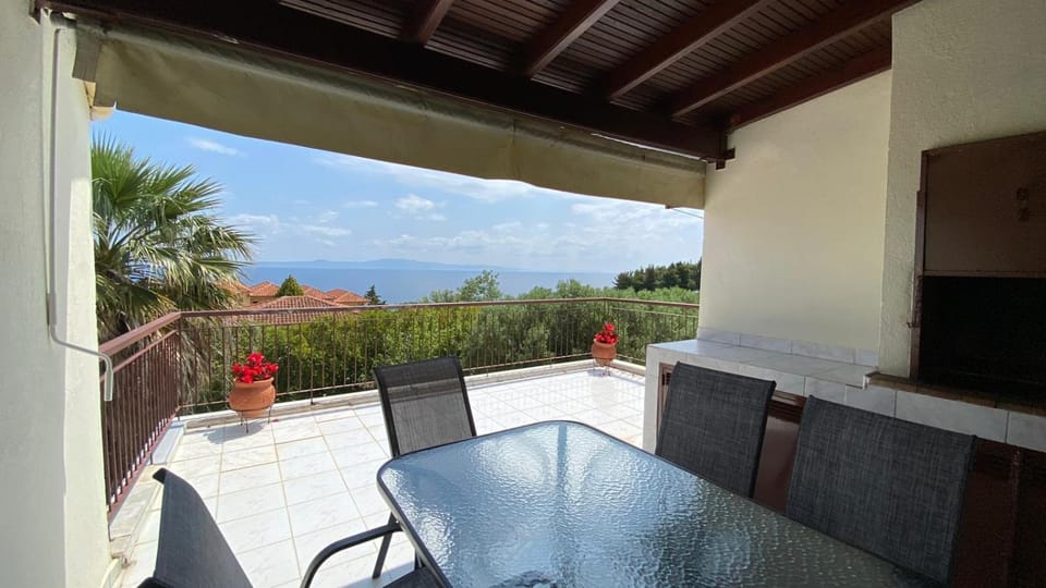 Amazing Sea View Loft, Afytos Apartment in Halkidiki