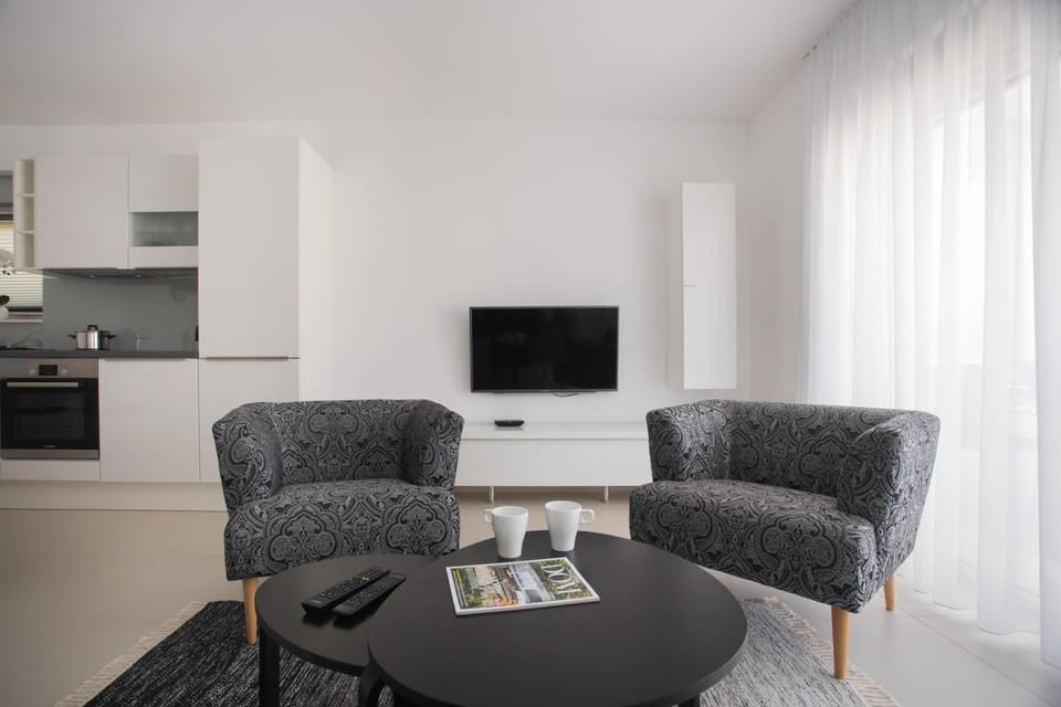 TV and multimedia, Living room, Seating area