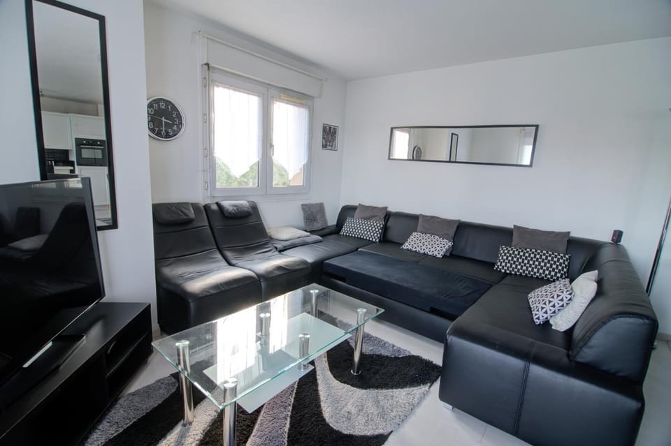 DESIGN APARTMENT Near GENEVA Apartment in Annemasse