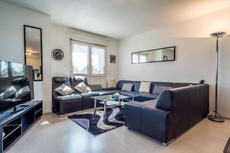 DESIGN APARTMENT Near GENEVA Apartment in Annemasse