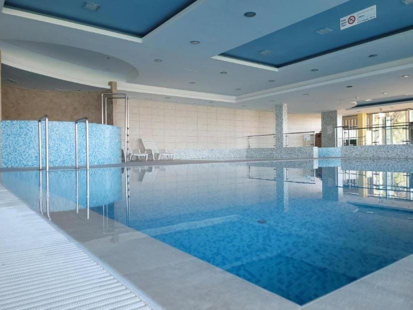 Hot Tub, Swimming pool