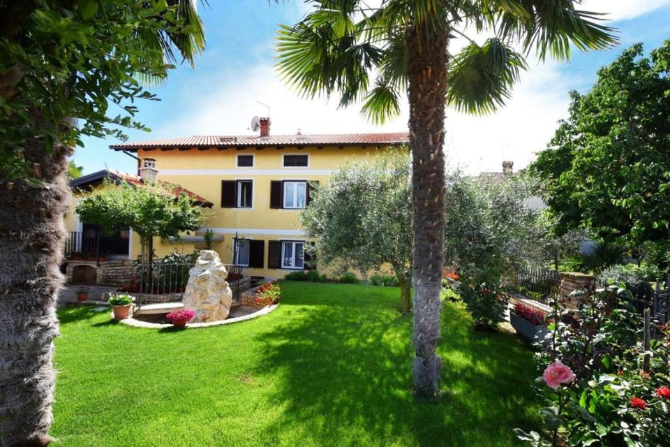 Apartments and Rooms Branka Bed and Breakfast in Novigrad