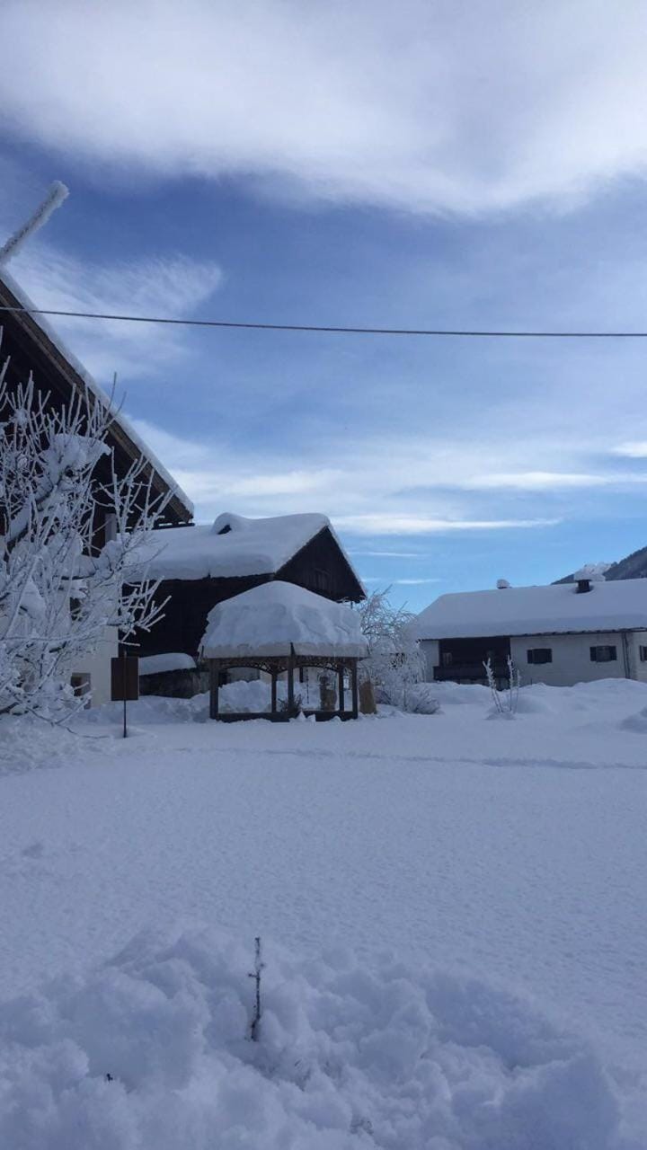 Neighbourhood, Winter