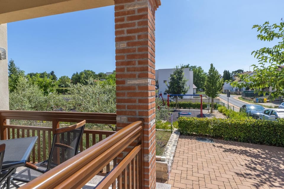 View (from property/room), Balcony/Terrace, Parking