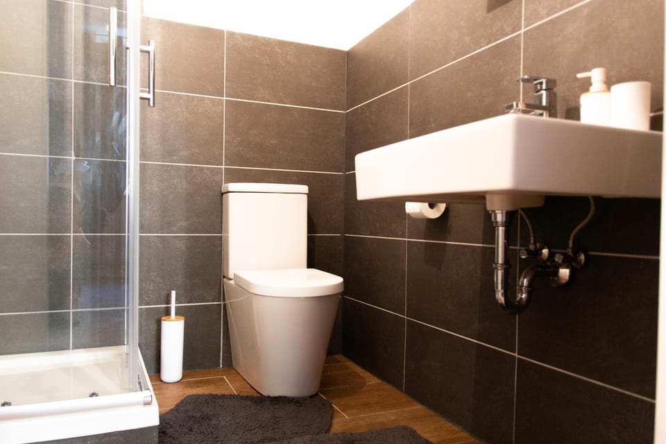 Shower, Toilet, Bathroom