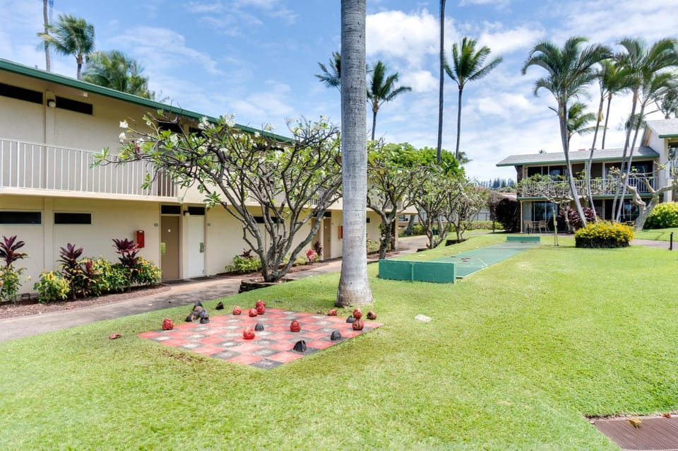 Facade/entrance, Garden