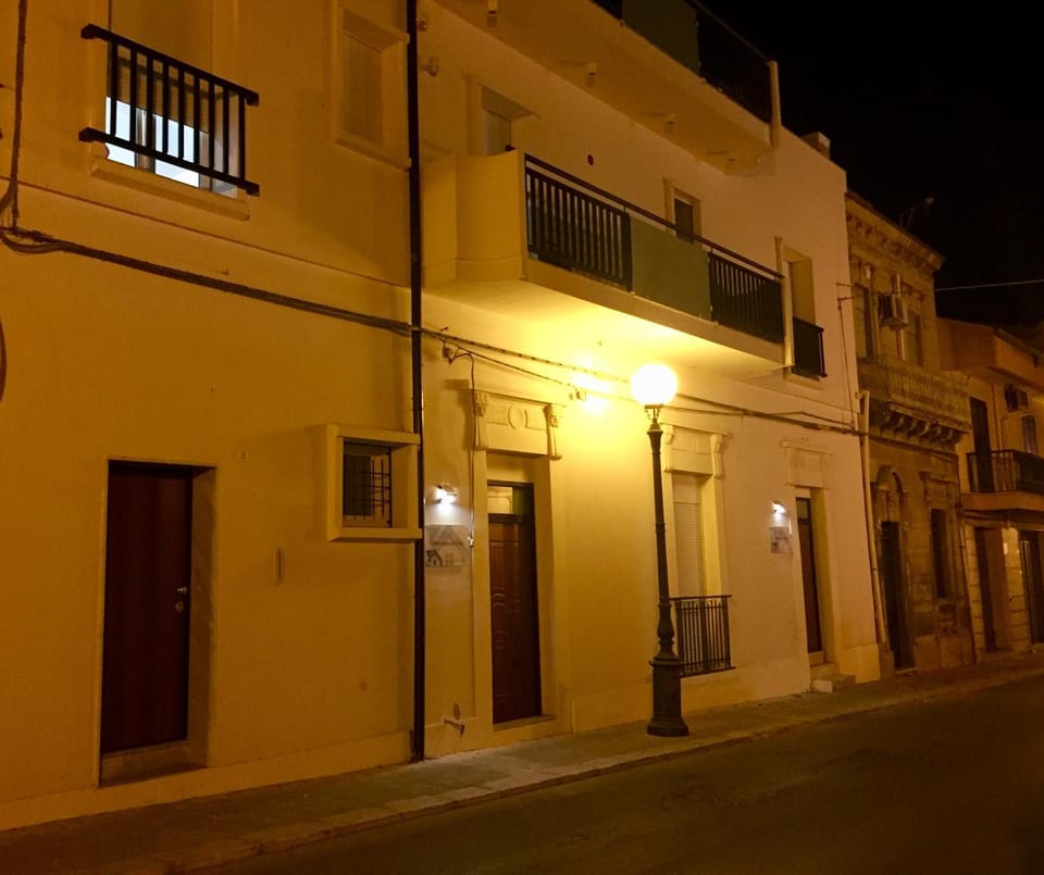 Property building, Facade/entrance