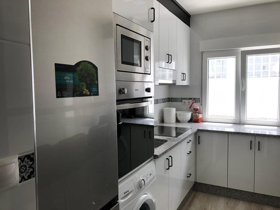 Kitchen or kitchenette, Communal kitchen