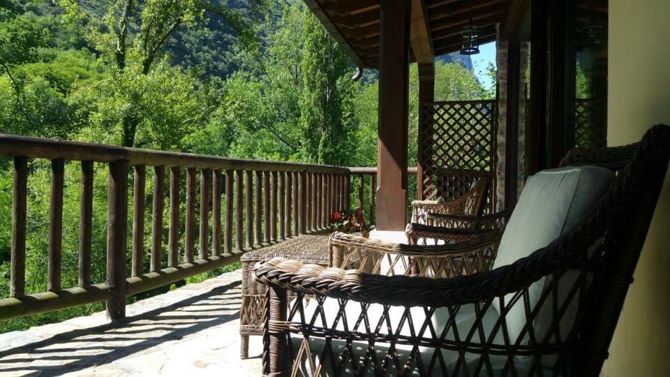LAS VILLAS DEL PONTON Chalet in Cantabria