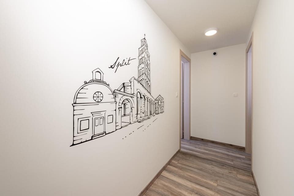 Facade/entrance, Decorative detail, Logo/Certificate/Sign, Certificate/Award