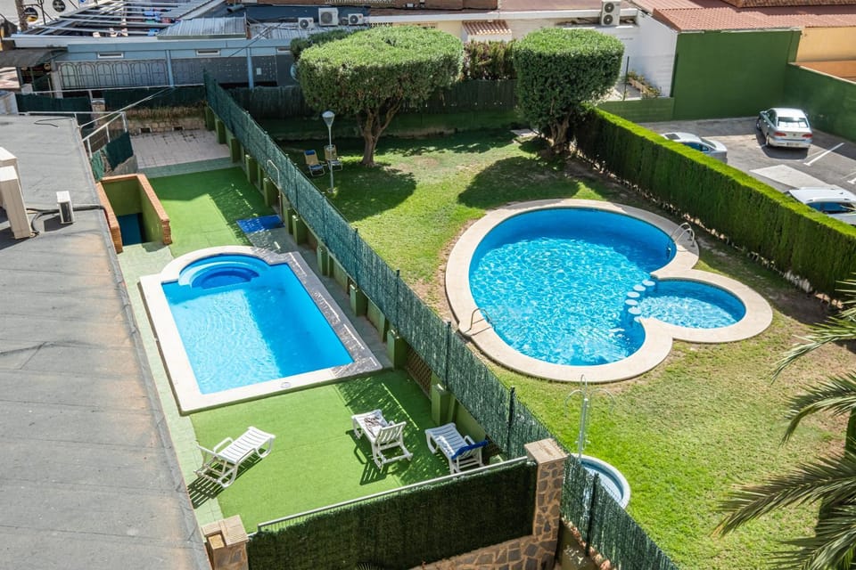 Pool view, Swimming pool, sunbed