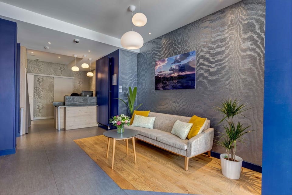 Lobby or reception, Lobby or reception