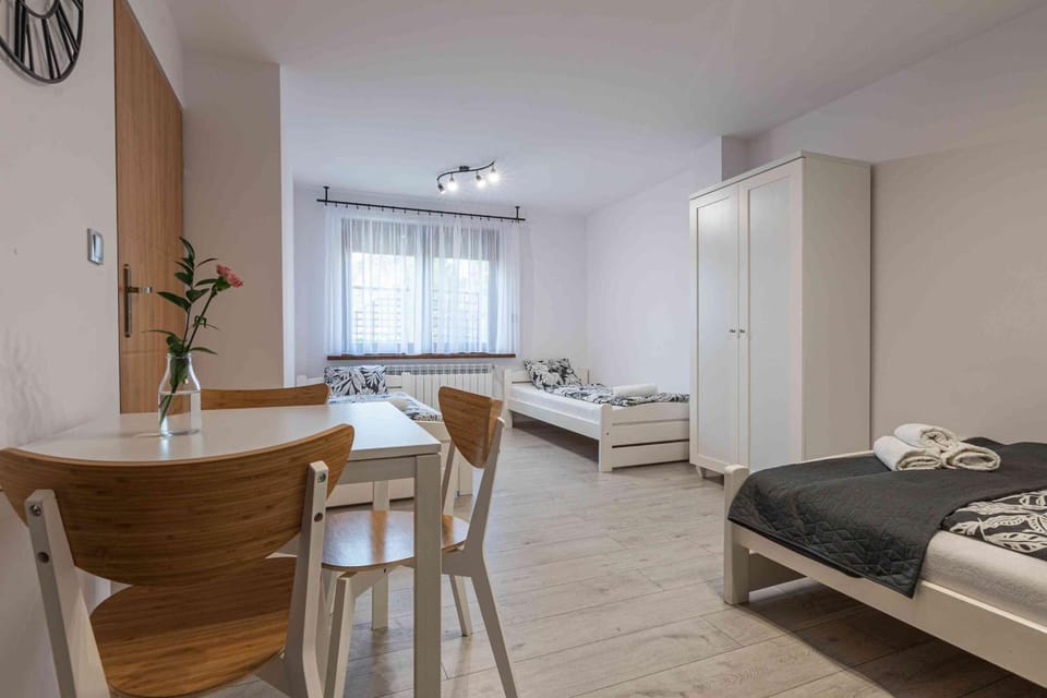 Bed, Kitchen or kitchenette, Photo of the whole room, towels, wardrobe