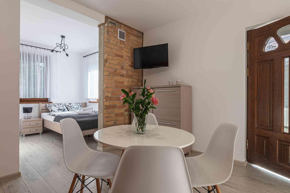Kitchen or kitchenette, Photo of the whole room, Dining area