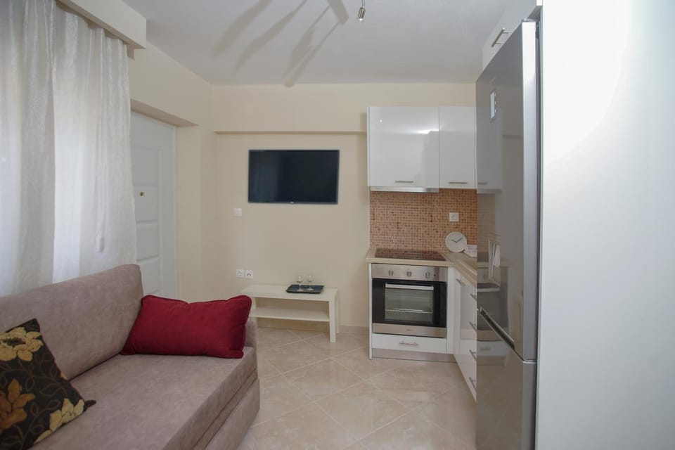 TV and multimedia, Kitchen or kitchenette, Living room