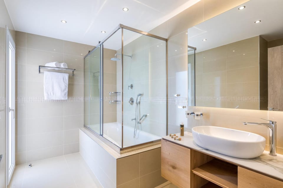 Toilet, Bathroom, Bath