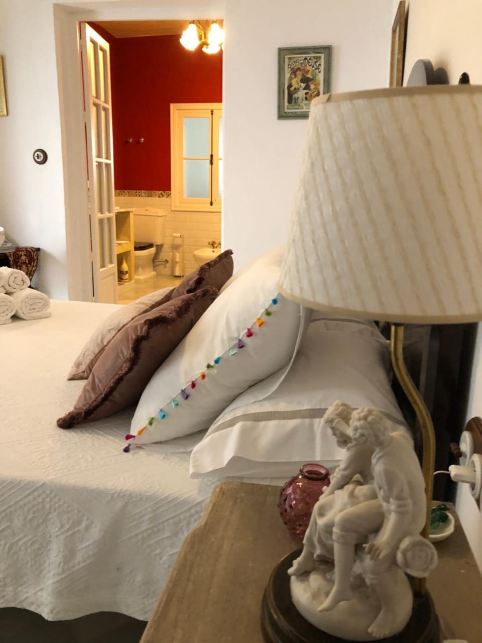 Bed, Decorative detail, Bedroom