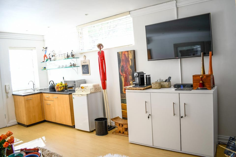 Coffee/tea facilities, Kitchen or kitchenette