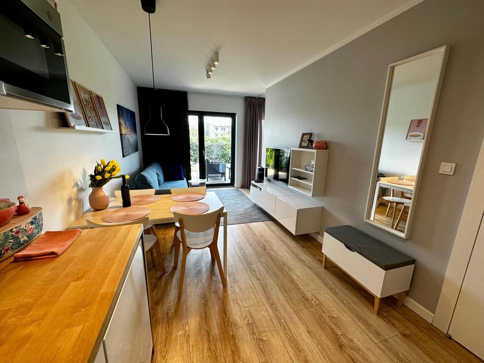 Kitchen or kitchenette, Living room