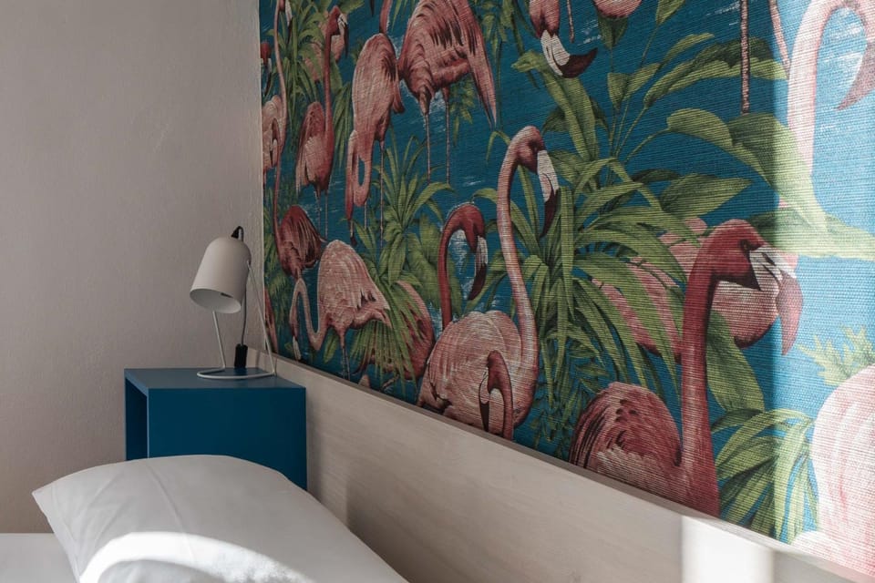 Bed, air conditioner