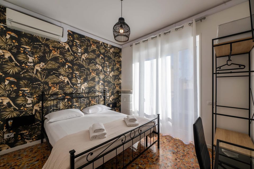 Bed, Photo of the whole room, Bedroom, towels, wardrobe, air conditioner