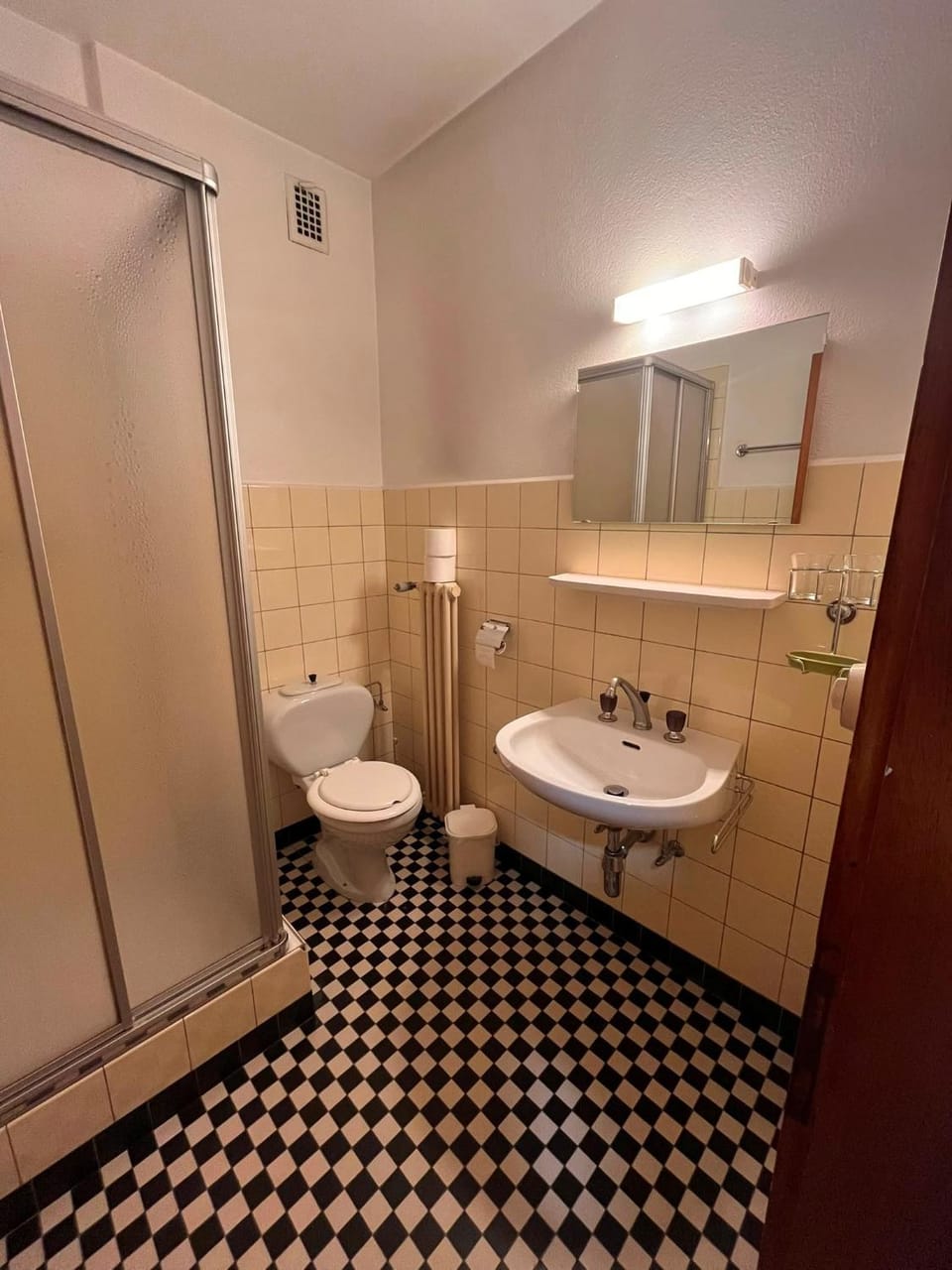 Hôtel Grand-Combin Hostel in Bagnes