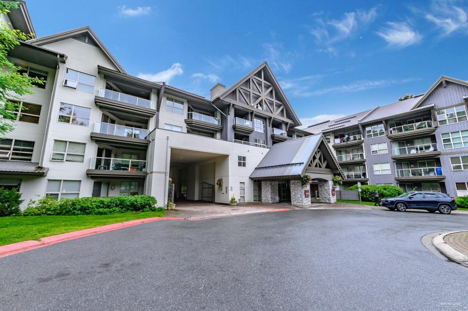 The Best ski-in/ski-out at The Aspens Apartment in Whistler