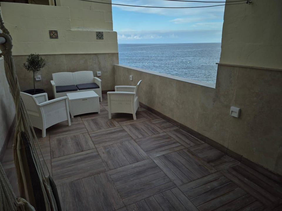 Serenity Sea-view Maisonette Apartment in Malta