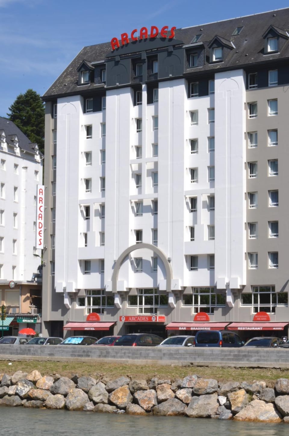 Facade/entrance, Facade/entrance