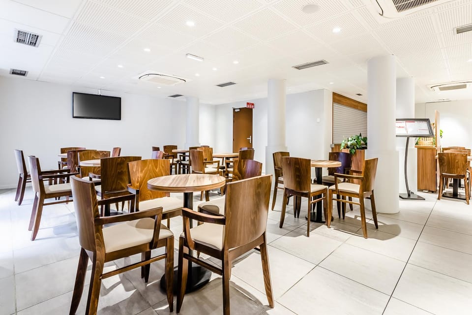 Lounge or bar