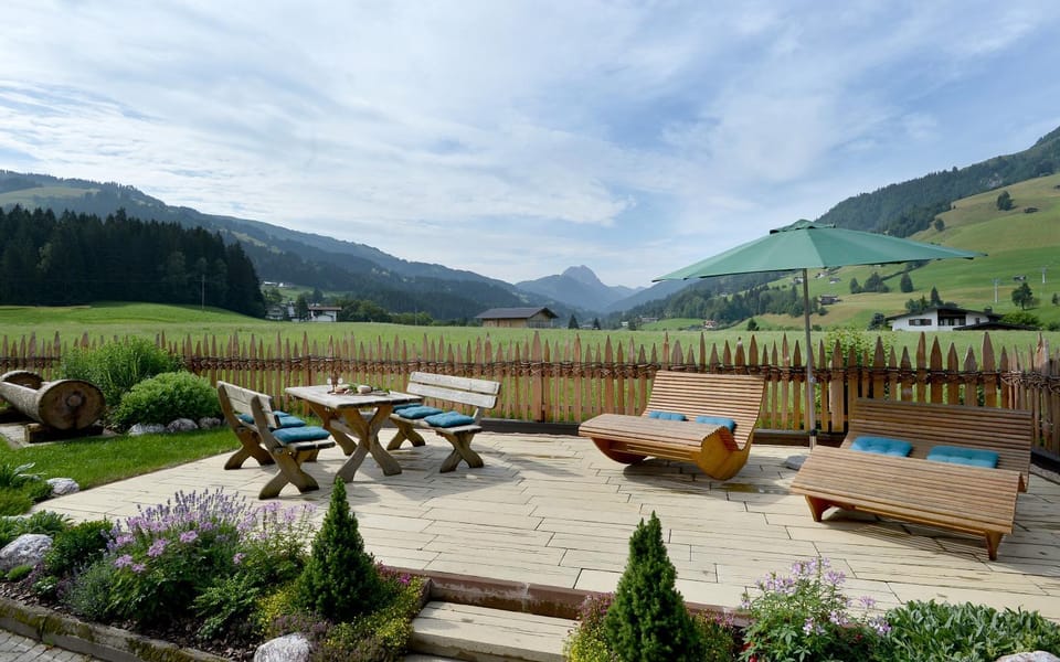 Natural landscape, Garden, Garden view, Mountain view, sunbed