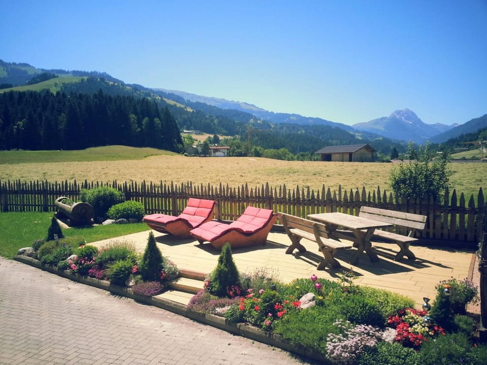 Natural landscape, Summer, Balcony/Terrace, Garden view, Mountain view