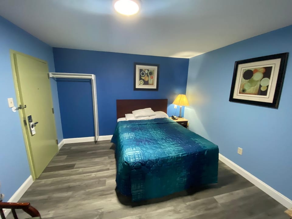 Red Carpet Inn & Suites Wrightstown Motel in Jersey Shore