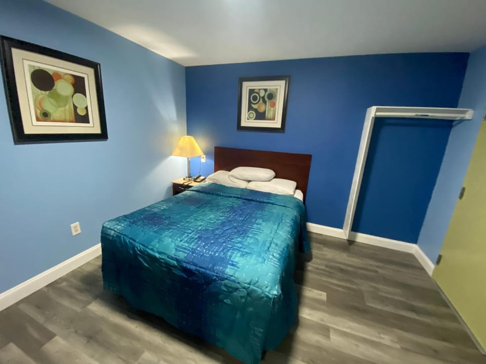 Red Carpet Inn & Suites Wrightstown Motel in Jersey Shore