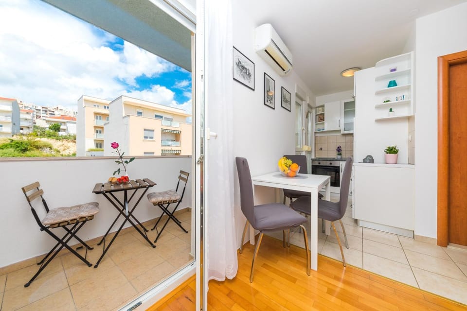 Balcony/Terrace, Dining area