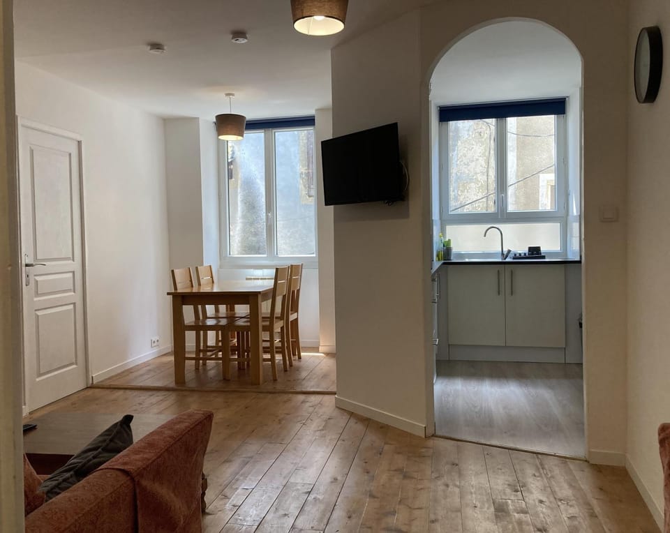 Kitchen or kitchenette, Living room, Dining area