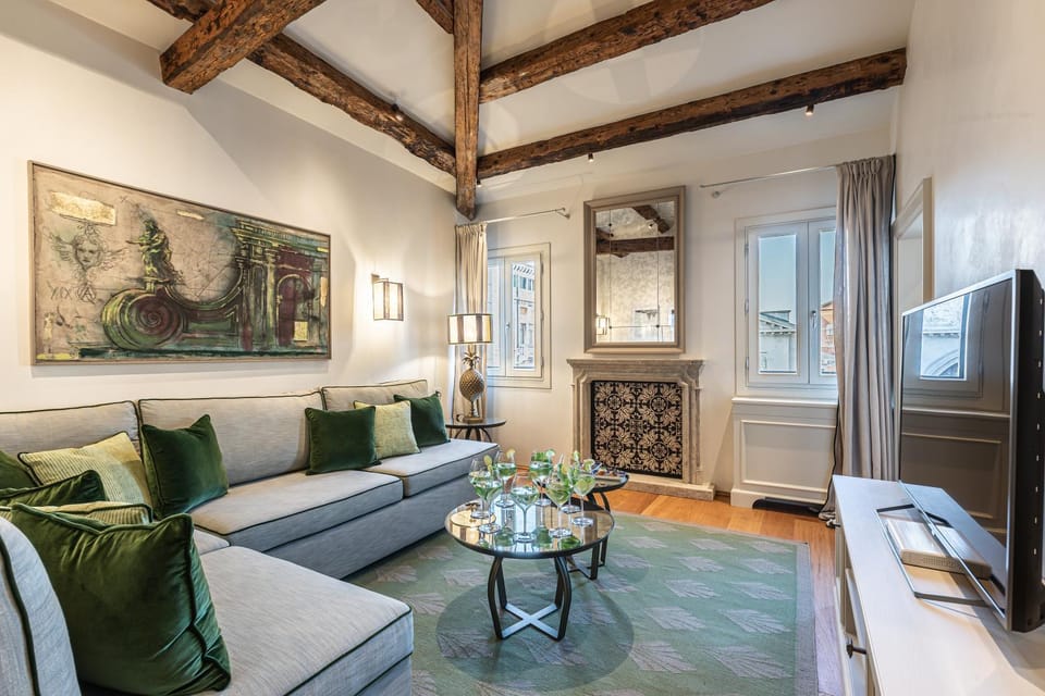 Living room, Seating area