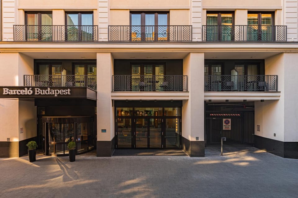 Property building, Balcony/Terrace