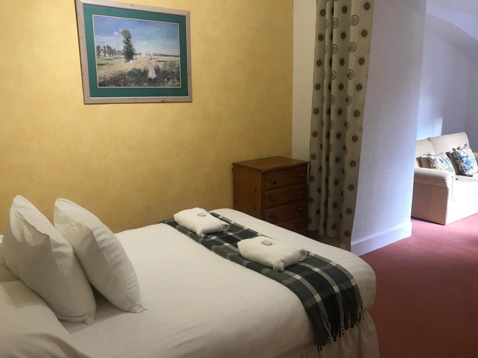 Fantastic central 3 double bedrooms 2 bathrooms garden apartment sleeps 6 Apartment in Edinburgh