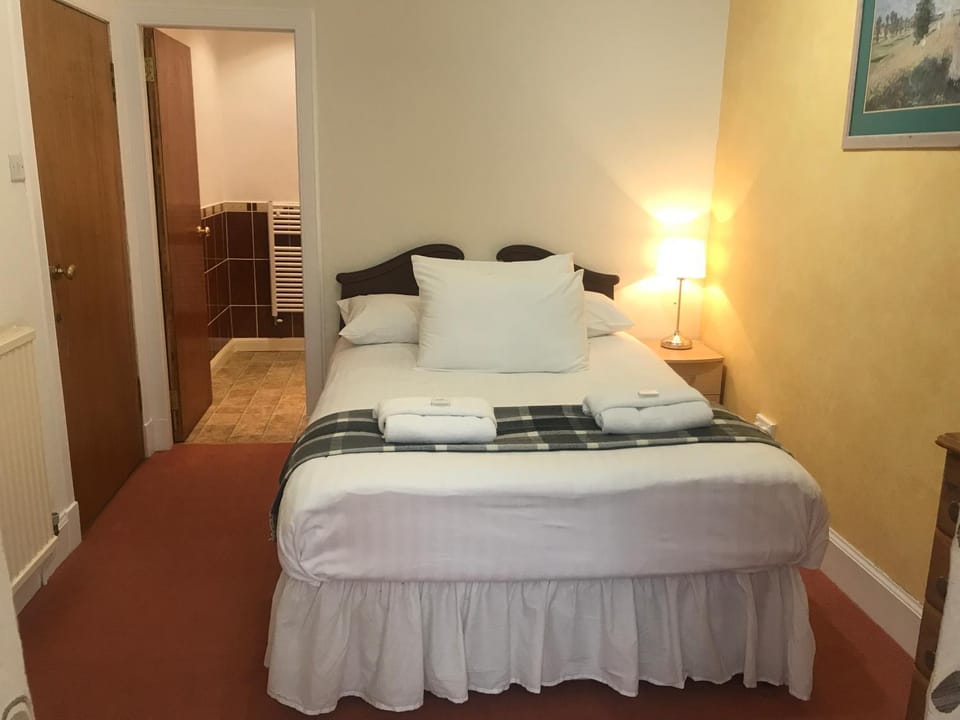 Fantastic central 3 double bedrooms 2 bathrooms garden apartment sleeps 6 Apartment in Edinburgh