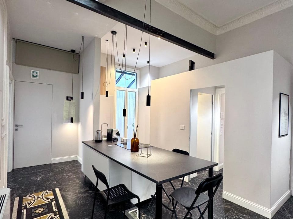 Kitchen or kitchenette, Seating area, Dining area