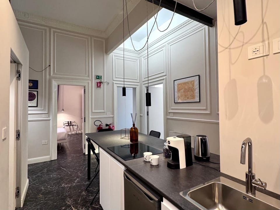 Coffee/tea facilities, Kitchen or kitchenette, Living room