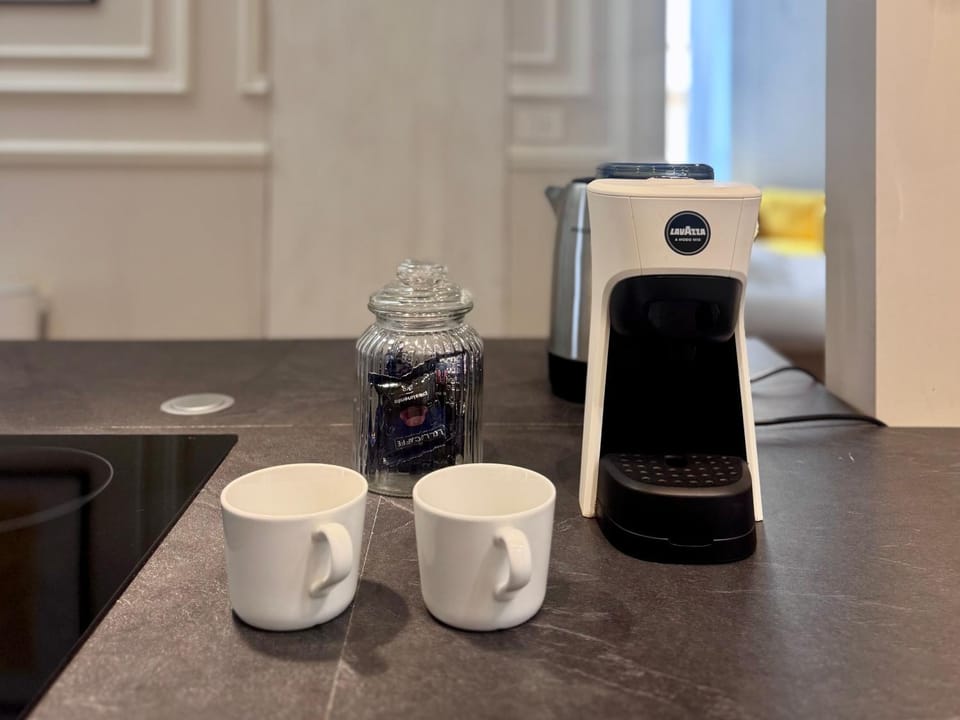 Coffee/tea facilities, Kitchen or kitchenette