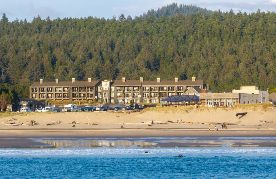 Property building, Day, Natural landscape, Bird's eye view, Beach, Sea view