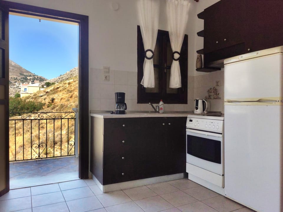 Gompos Apartment - Cozy Apartment next to the sea - Amazing Sea View House in Muğla Province