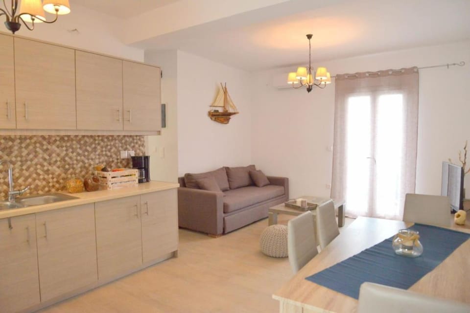 Kitchen or kitchenette, Seating area