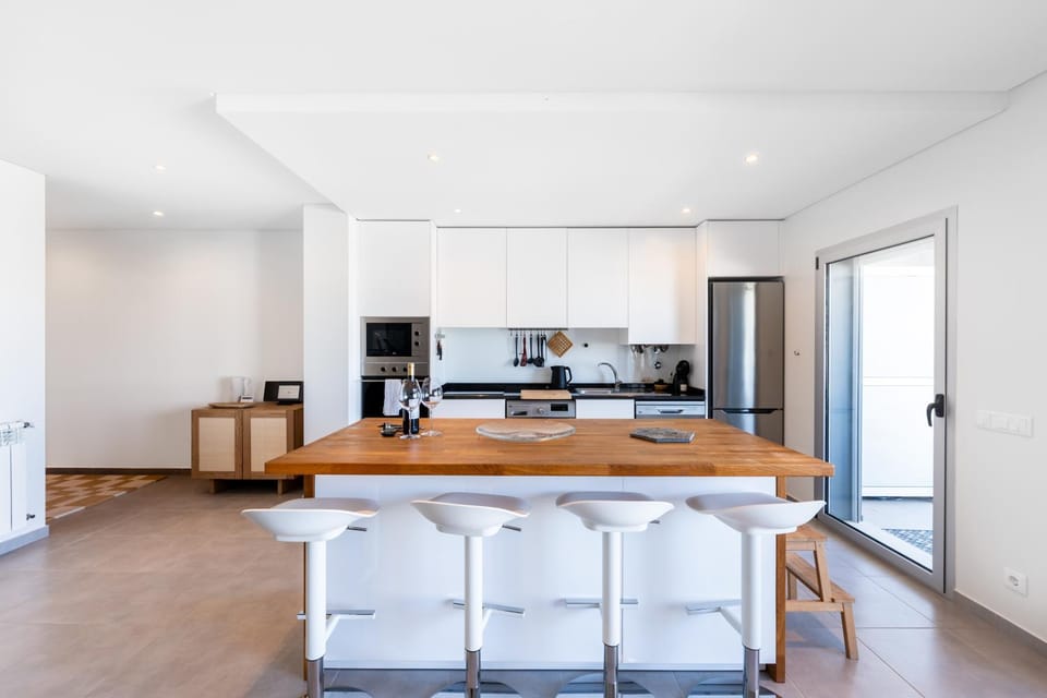Private Condominium, Pool, Tennis & Sea View by Silver Prop Apartment in Nazaré