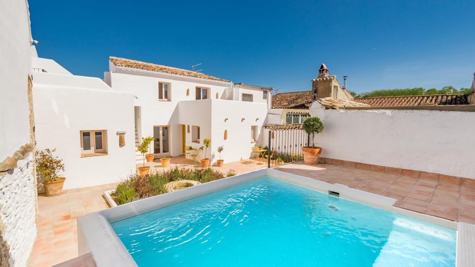 Property building, Swimming pool